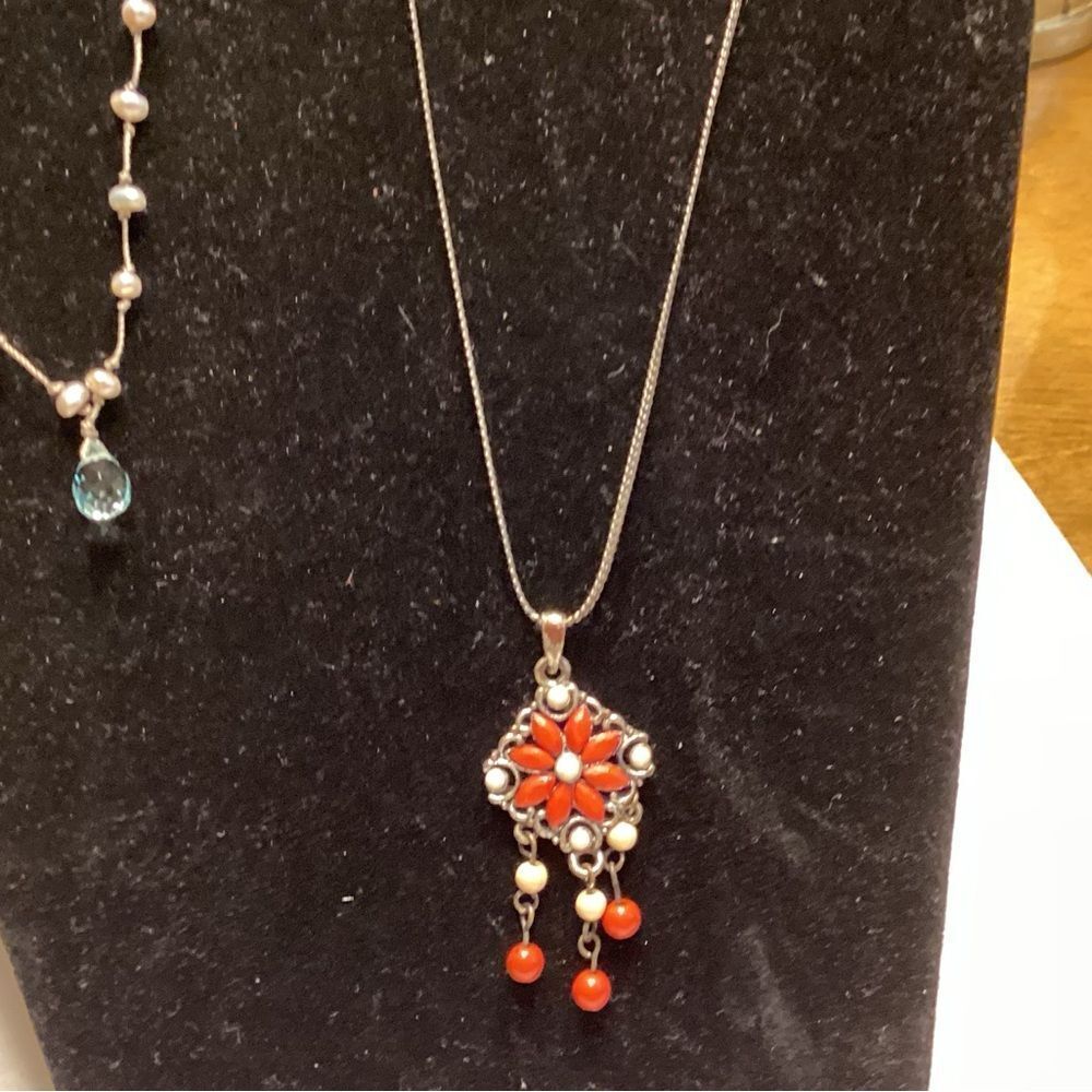 Set of Two Silvertone Necklaces - Picture 3 of 8